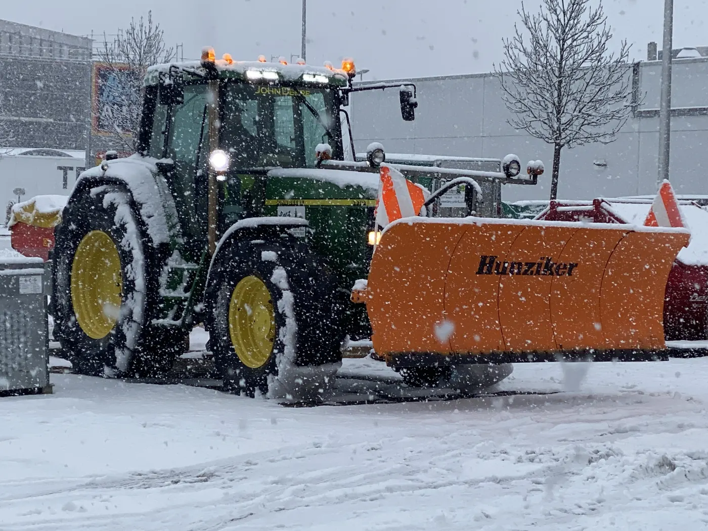 Winterdienst — ausgeführte Arbeit von Lang Gartenbau